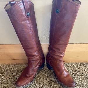 Jackie Button Frye boot. Great condition. Cognac color. Size 6B